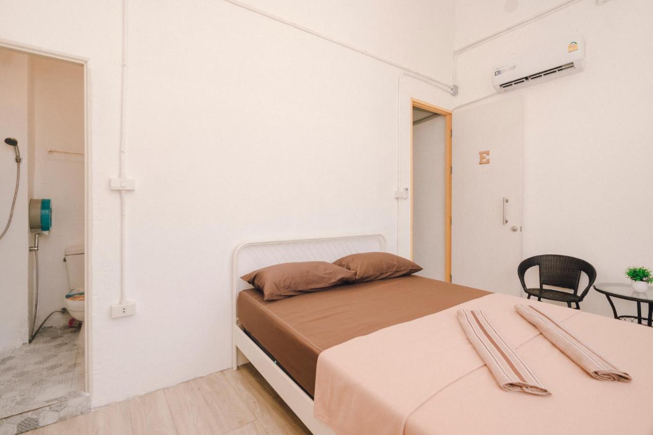 Liberta Hostel バンコク都 エクステリア 写真