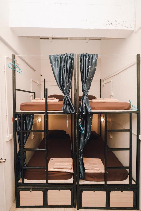 Liberta Hostel バンコク都 エクステリア 写真