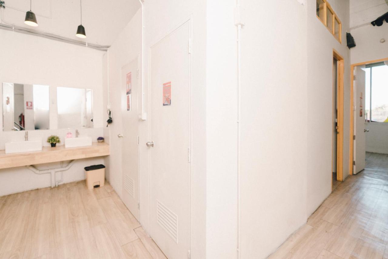 Liberta Hostel バンコク都 エクステリア 写真